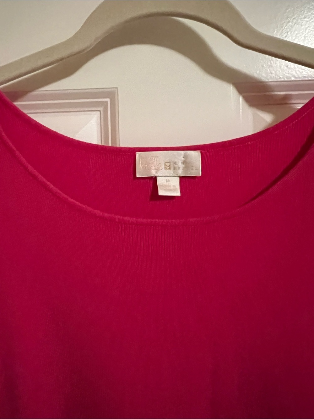 NWOT Belle hot pink cold shoulder top. Size M - Picture 3 of 7